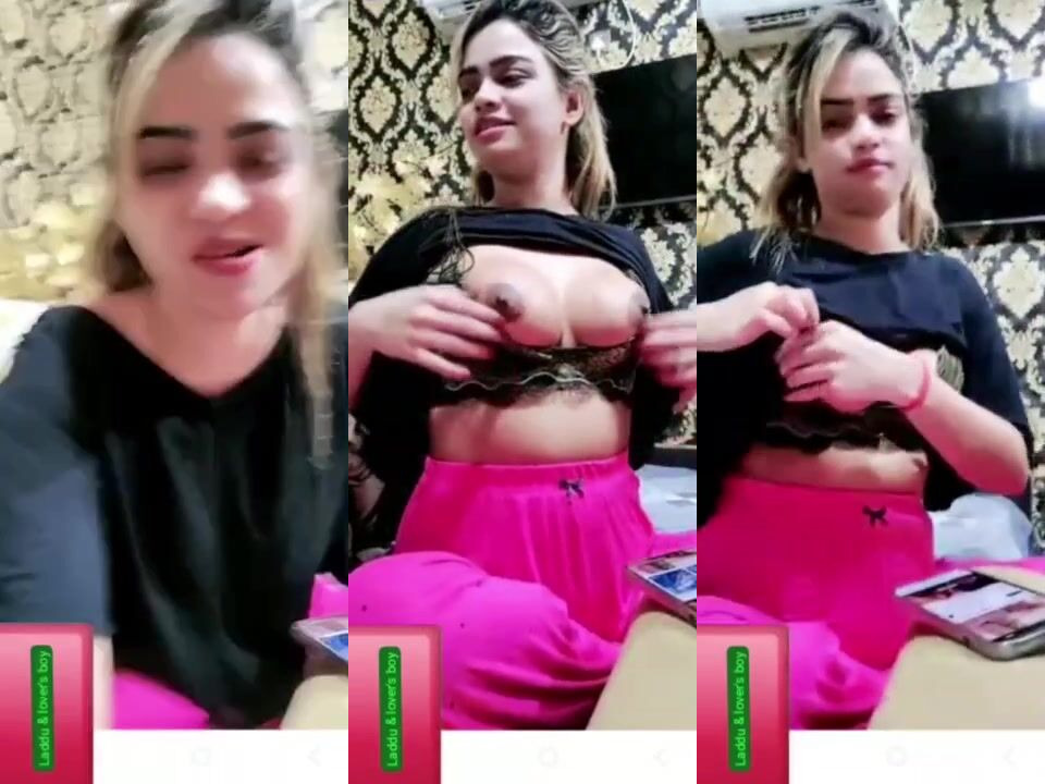 Pakistani Girl Showing her Big Boobs