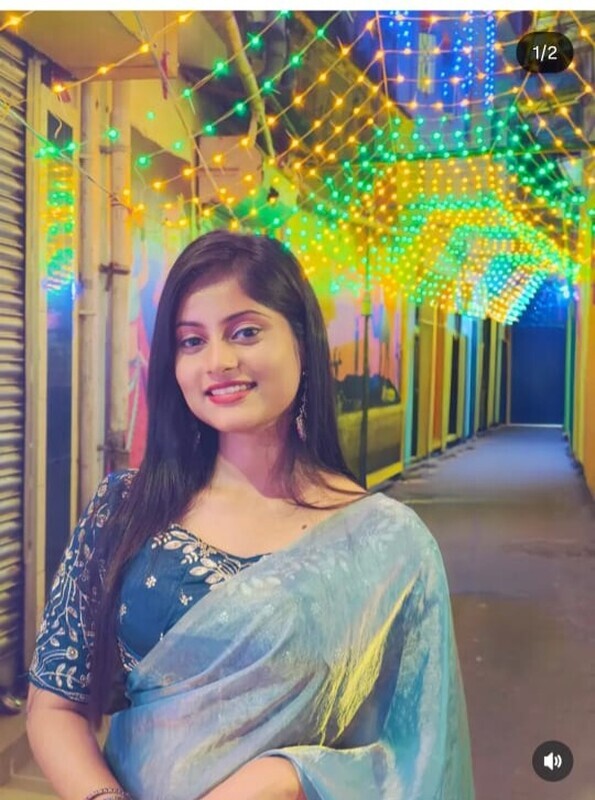 Beautiful Jaipur Girl Showing Fucking With Boyfriend