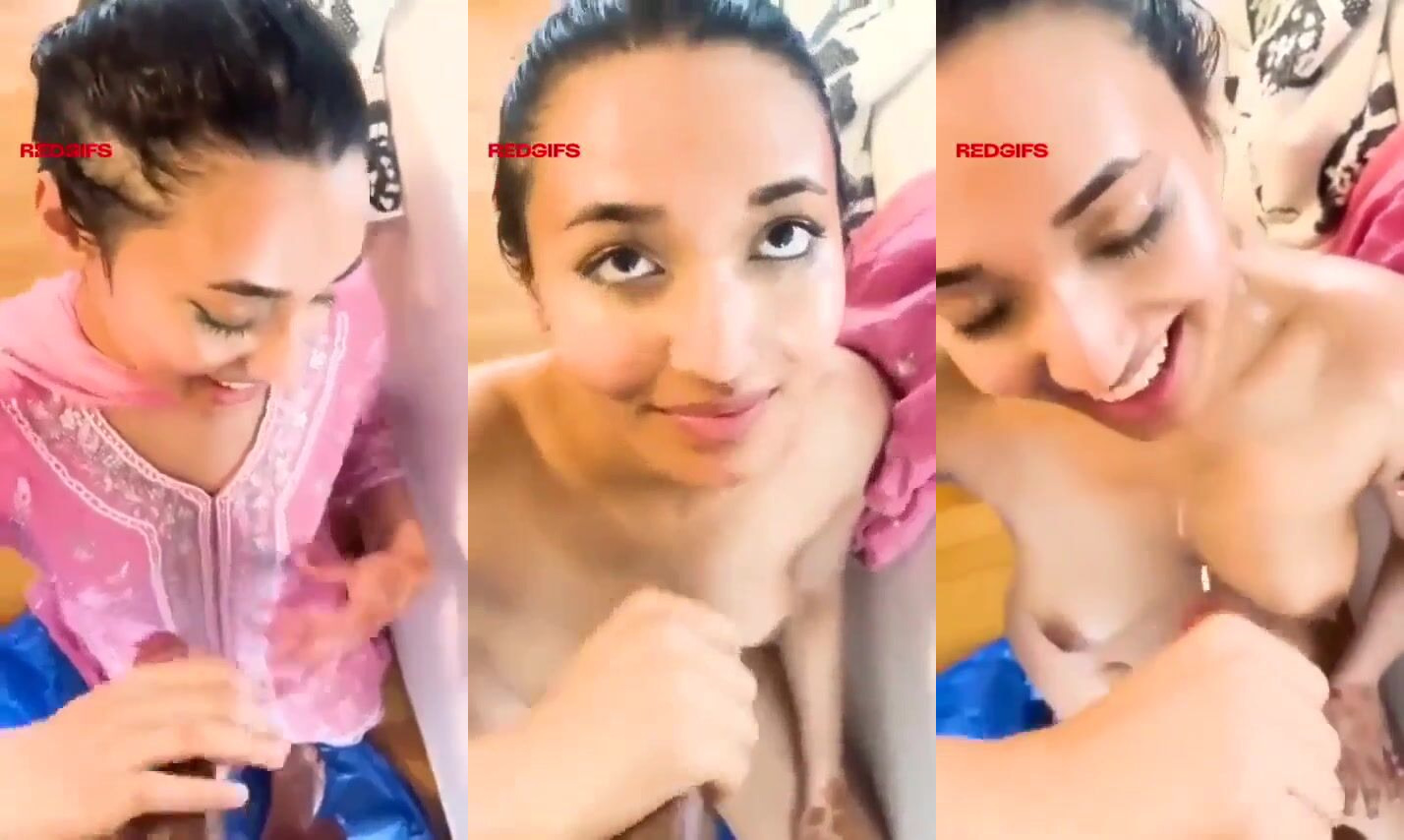 Indian Hot Sexy Babe in pink suit Blowjob