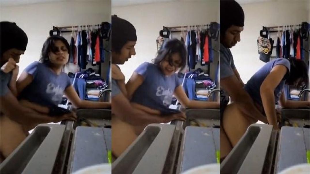 Super Hot Desi GF Fucking EX By Shopping mall Washroom